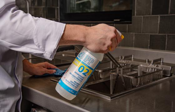 Clean and Safe: Cleaning According to HACCP in the Professional Kitchen